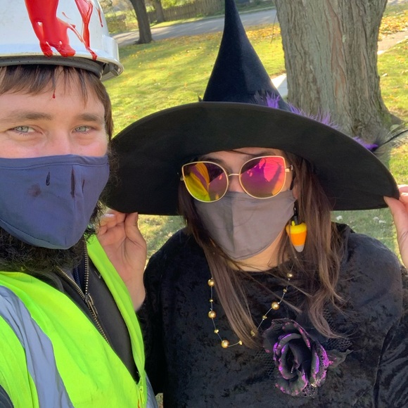 Meet your Posher, Amber - Picture 1 of 1